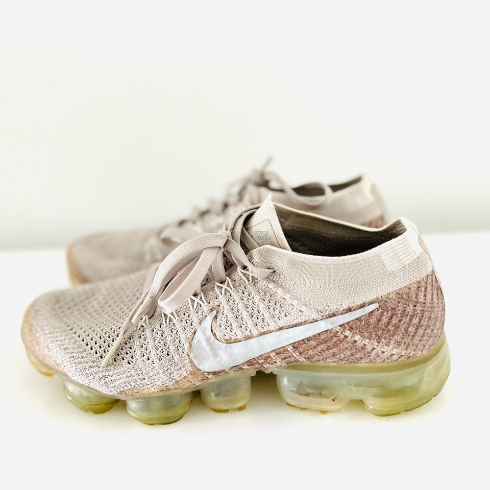 Nike Air Vapormax Flyknit sneakers - Picture 3 of 10